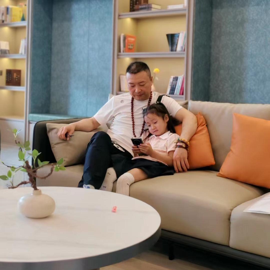 Maurlc...     （律 驰）