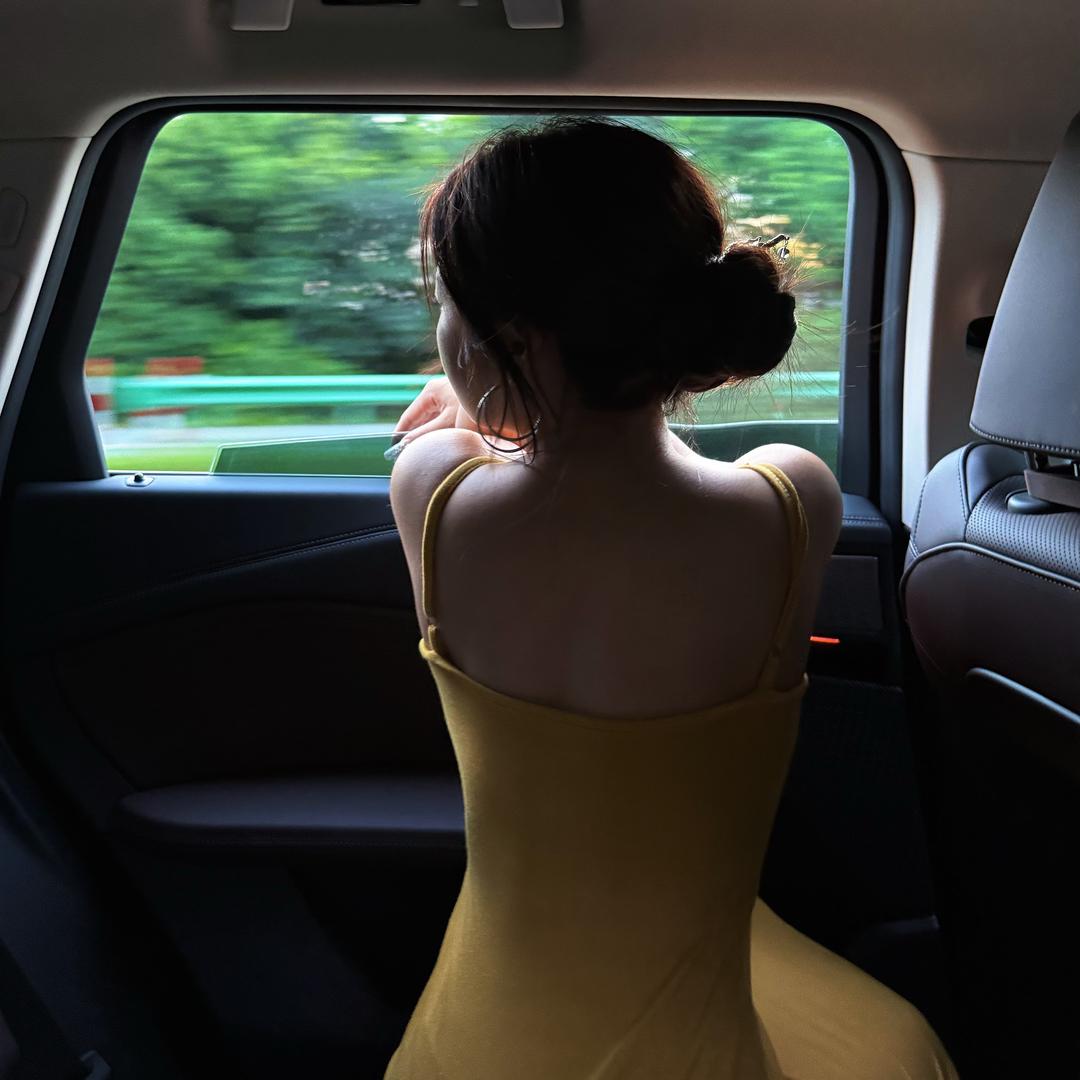 徐佳佳（穿搭👗）