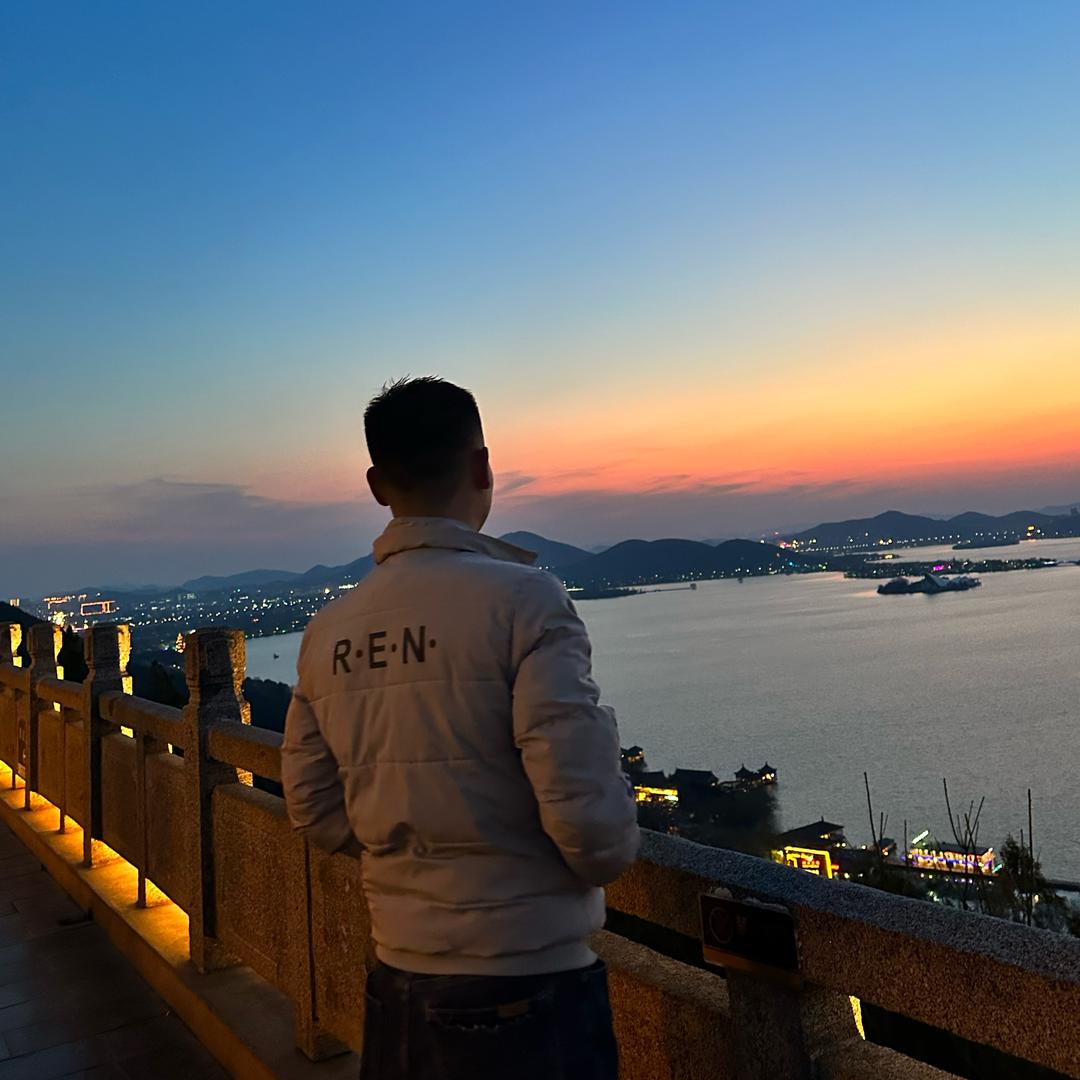 王    宇🕶️