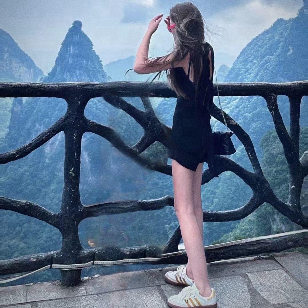 她不知道风从哪里来