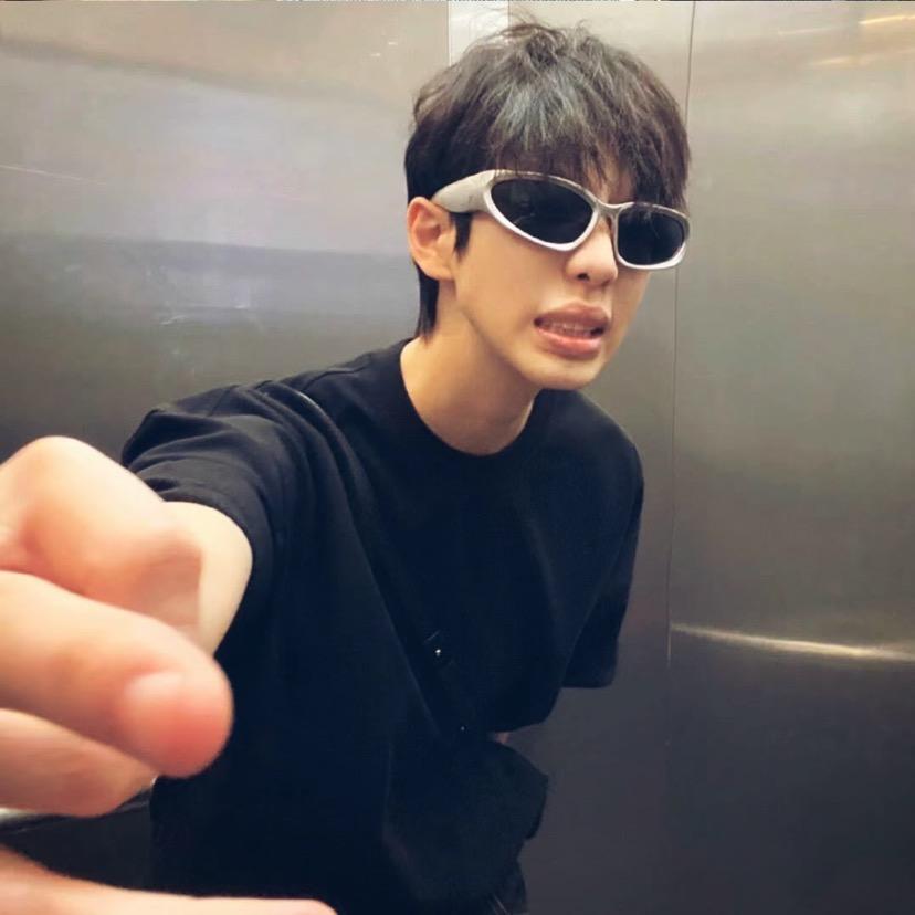 帅到不自信ㅤㅤㅤ