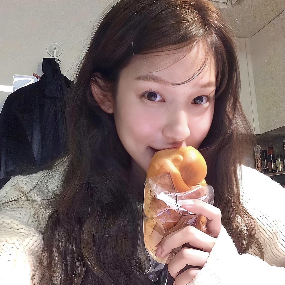 .佳佳子