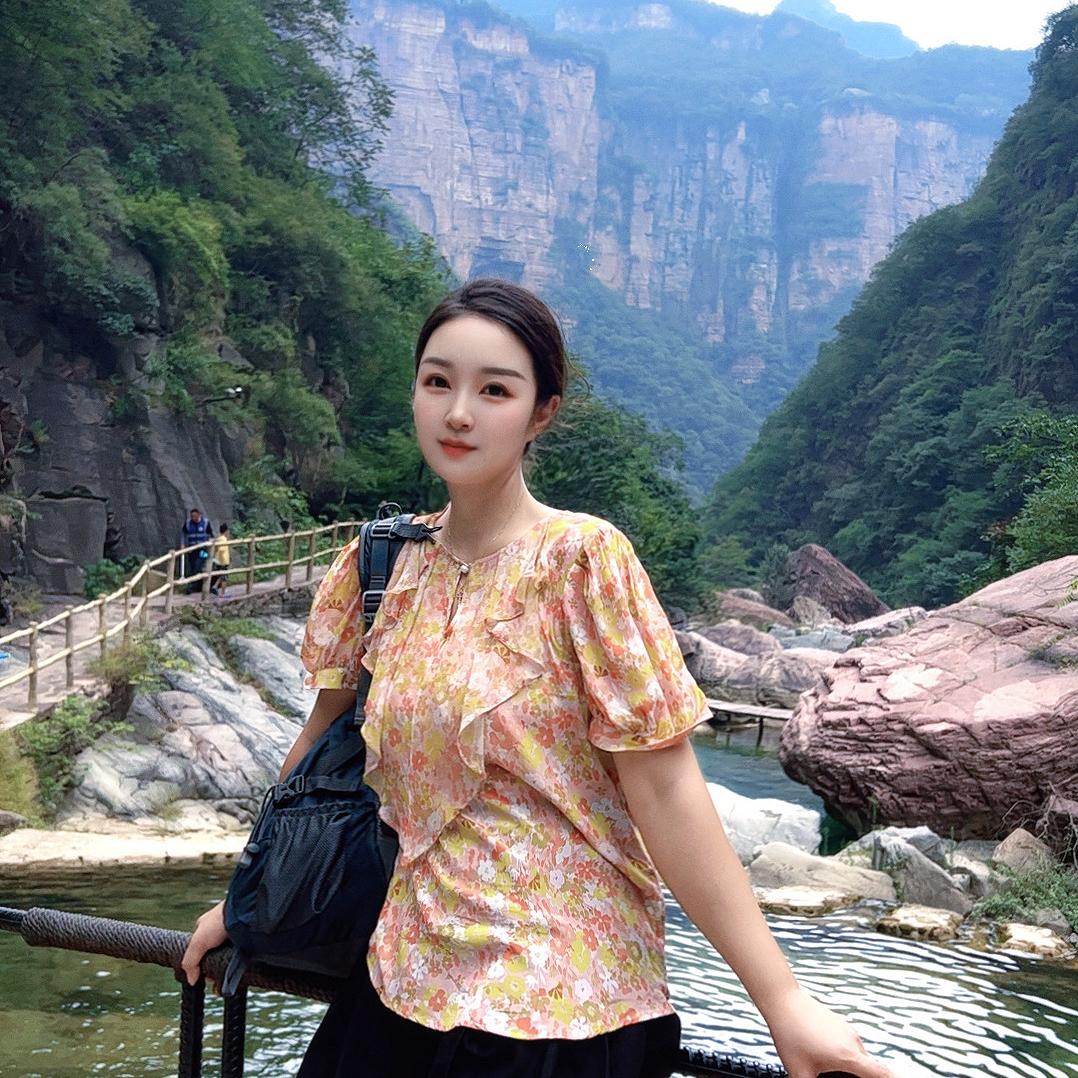 商丘市梁园区赫氏晶妆化妆品店