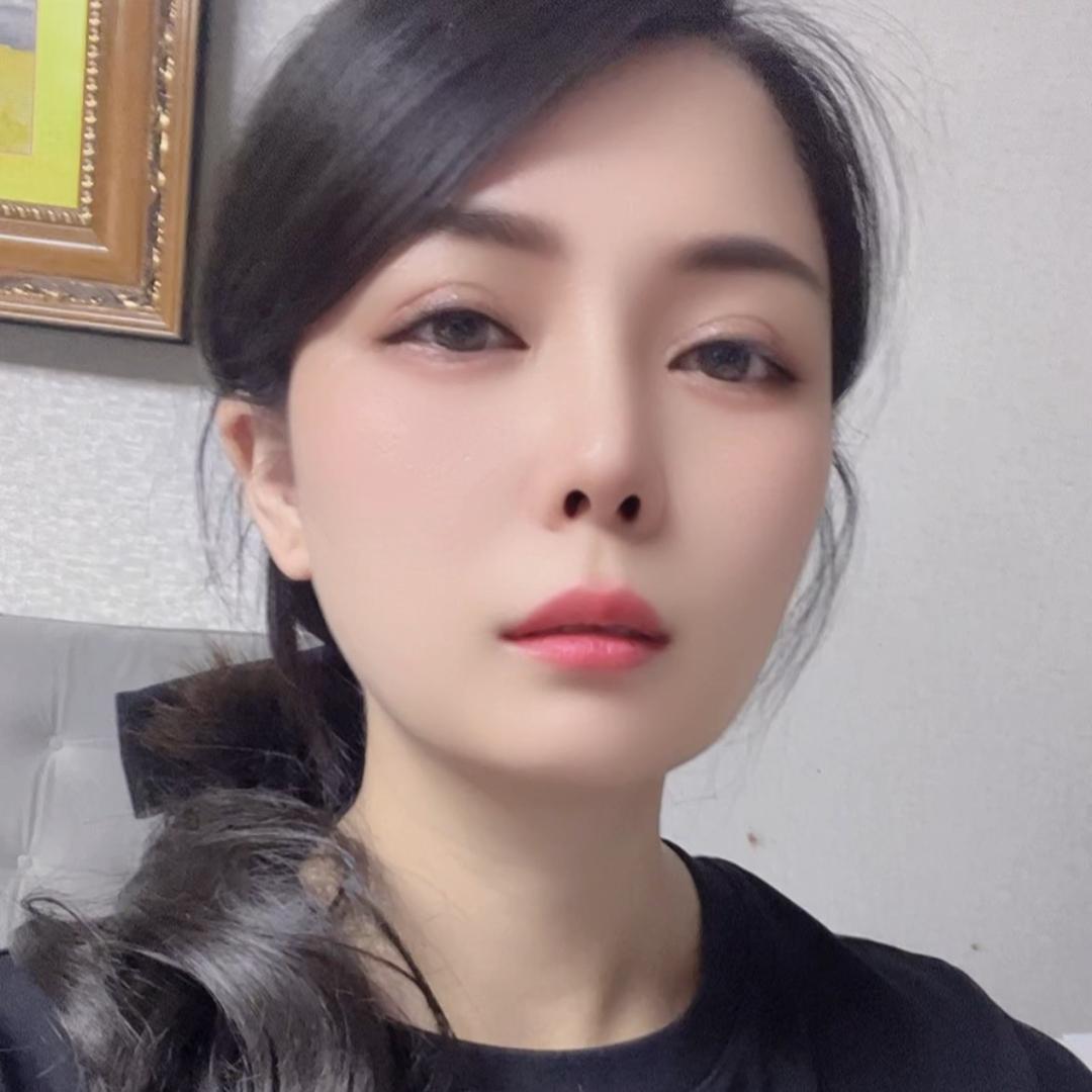 一只小馋猫