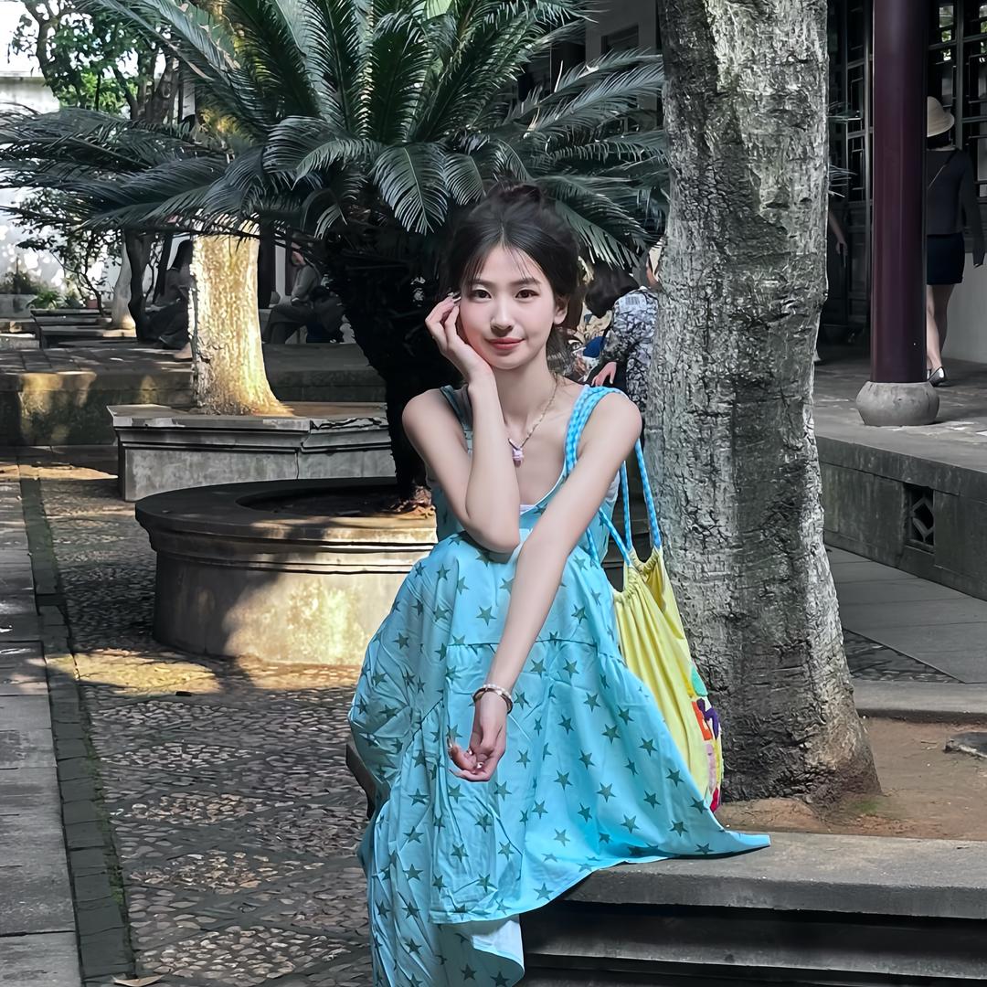 小然看镜头 .