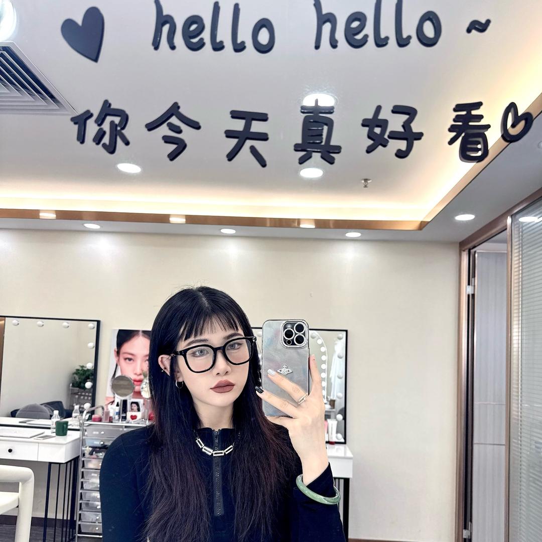 化妆师波波