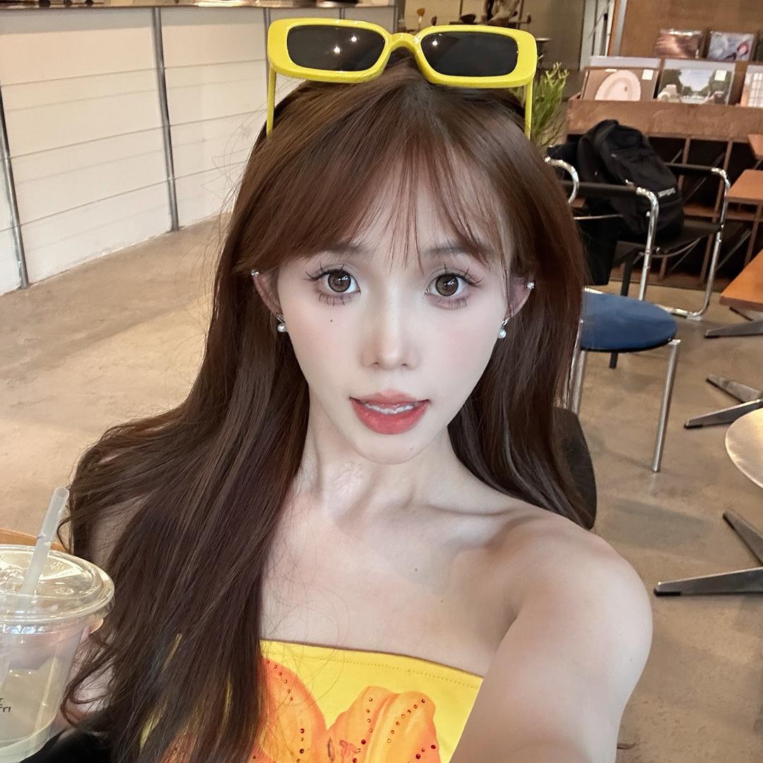 何小嗨👑👑👑