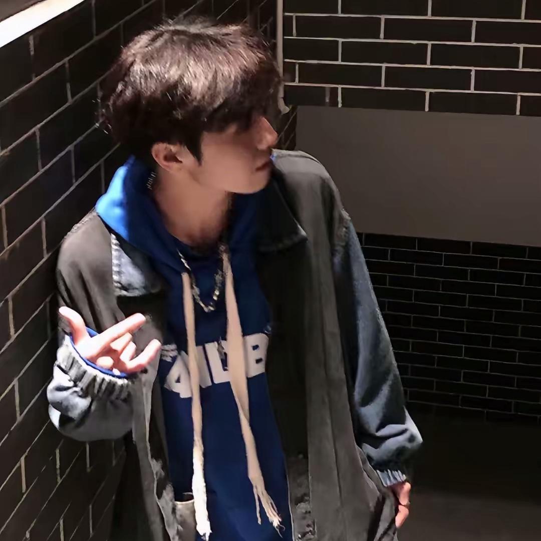 小白.