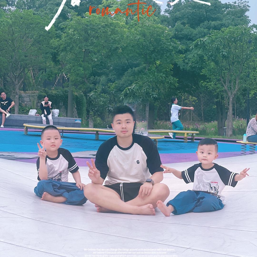 带神兽的余爸爸