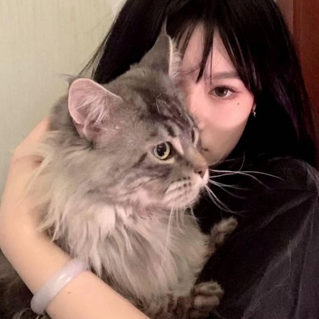 女二.