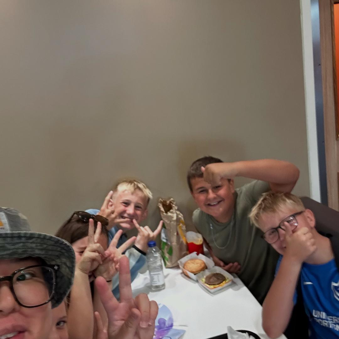 超级豆豆服装店