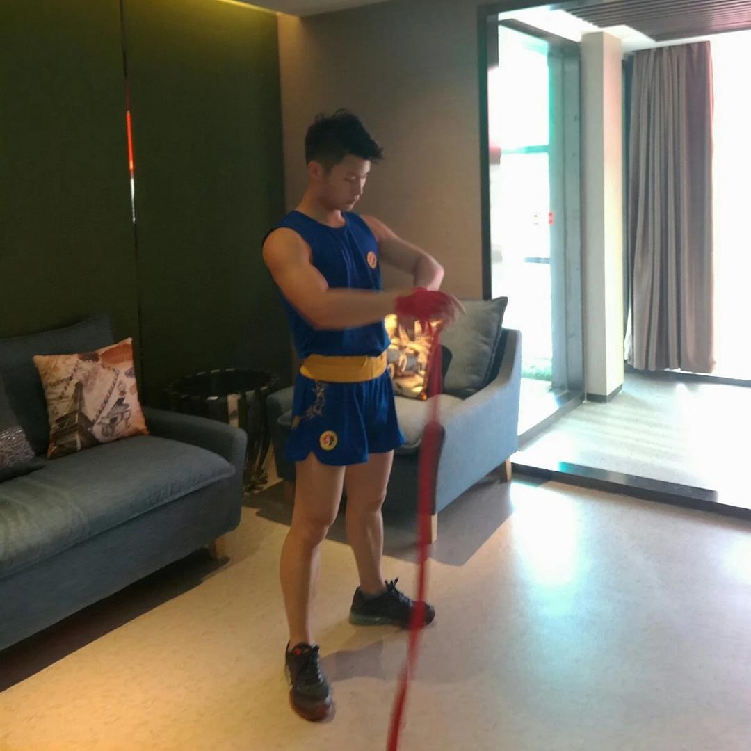 门神     　　　　　　　　🪳