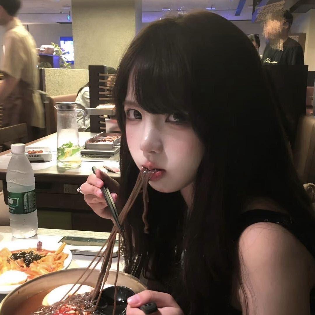 吃口小猪崽子