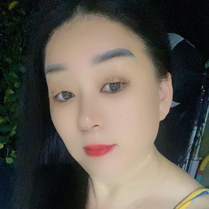 英子(户外演绎主播）
