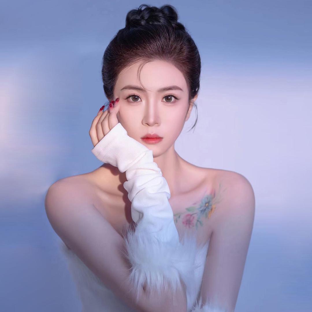 蓝柒儿👑⁵²⁷²（休息两天）