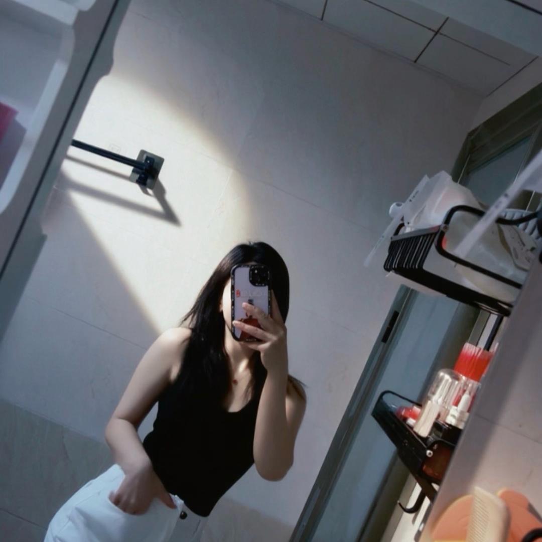 ❥⁵²º郑小姐 吖🍀