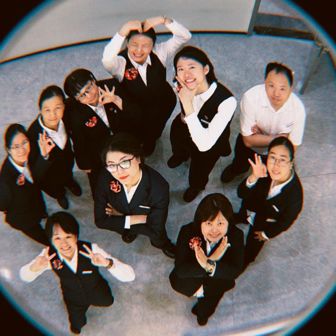 银行连喳闹