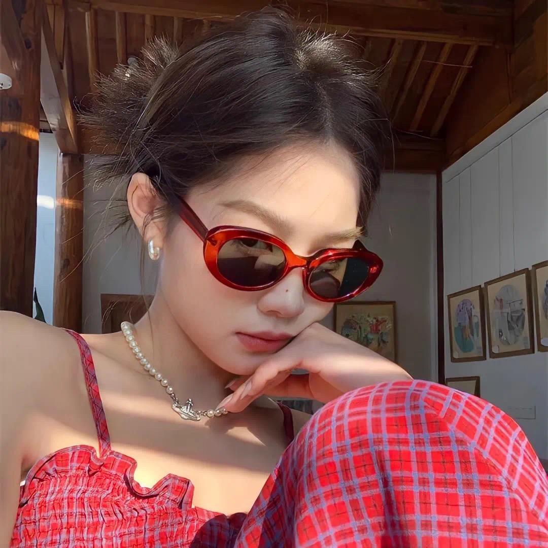腼腆小美