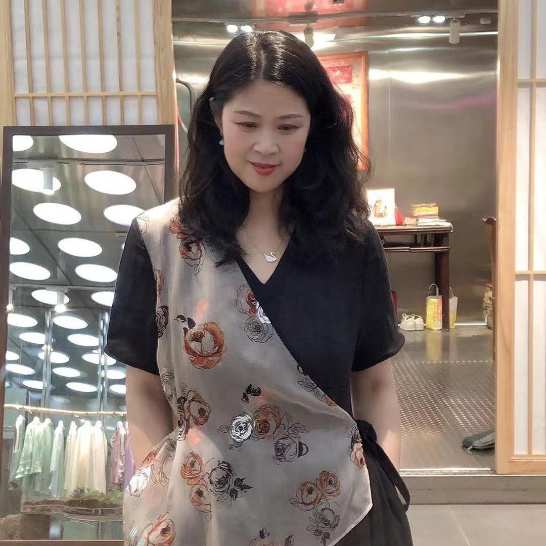 深圳南油白大白服饰