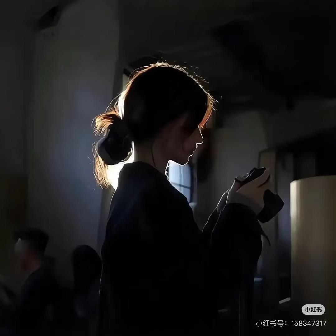不吃香菜末.