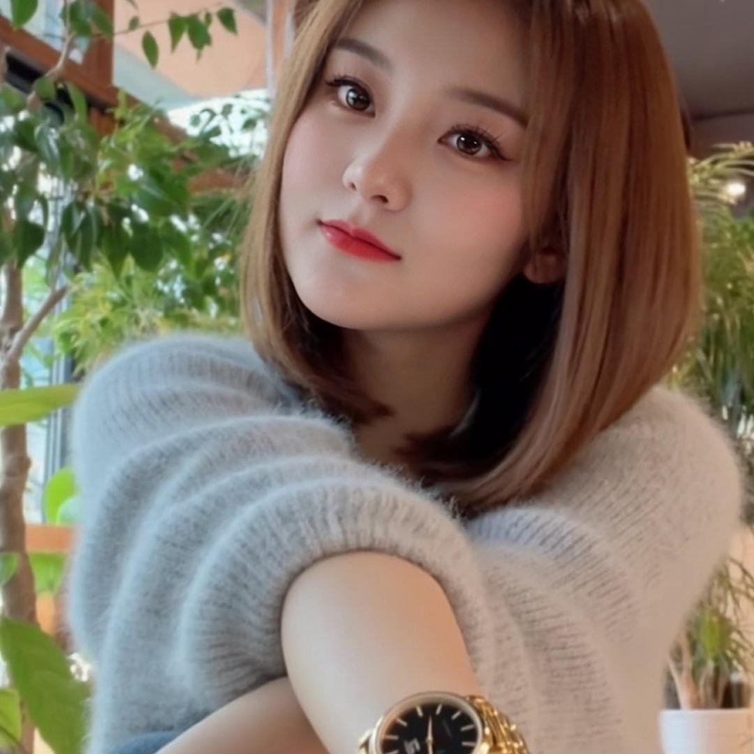 女人何必强颜欢笑