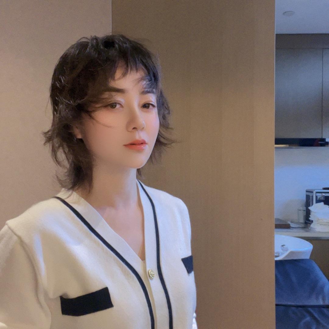 亚亚膝腿锻炼 停播休息