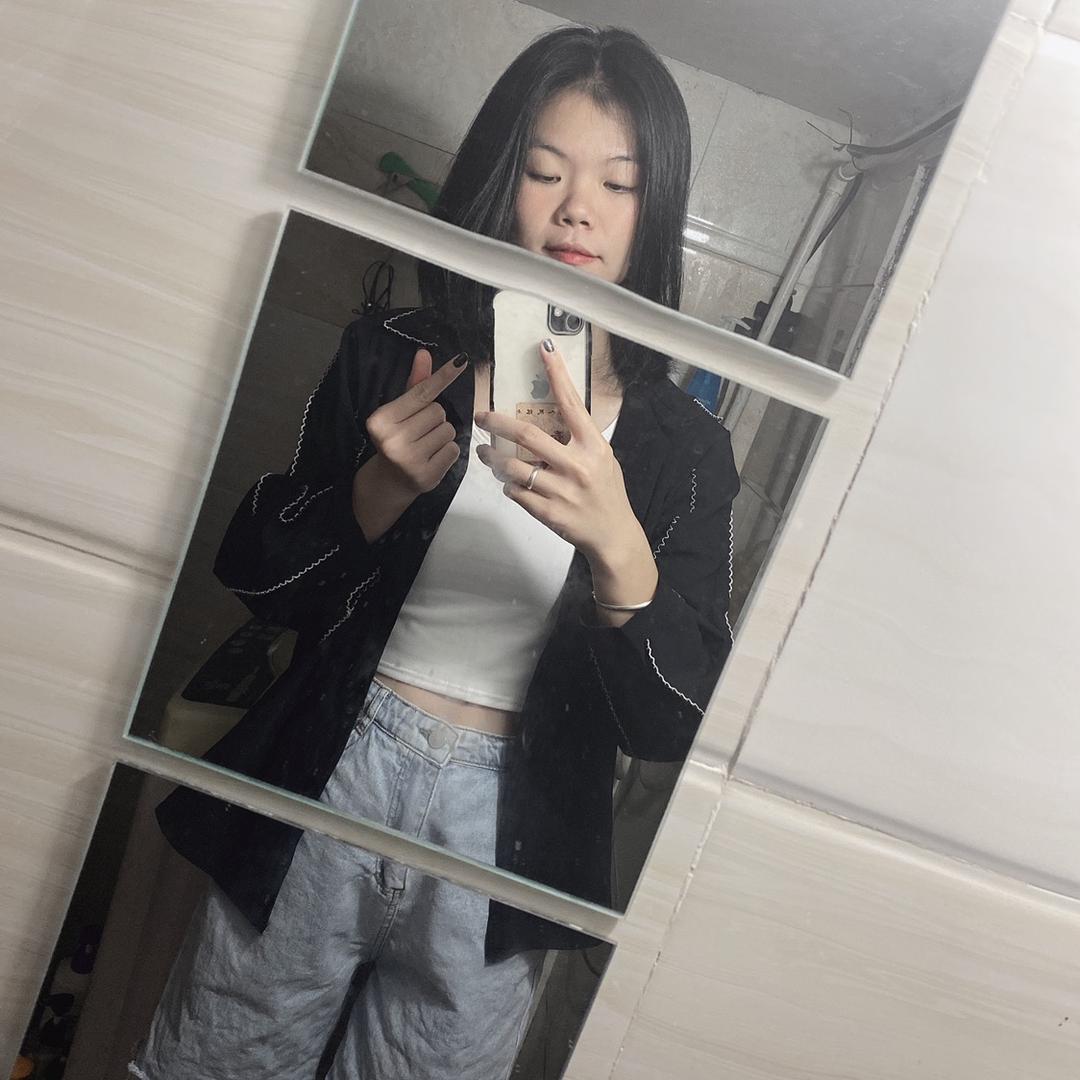 @是李吖…👨👩👧👧