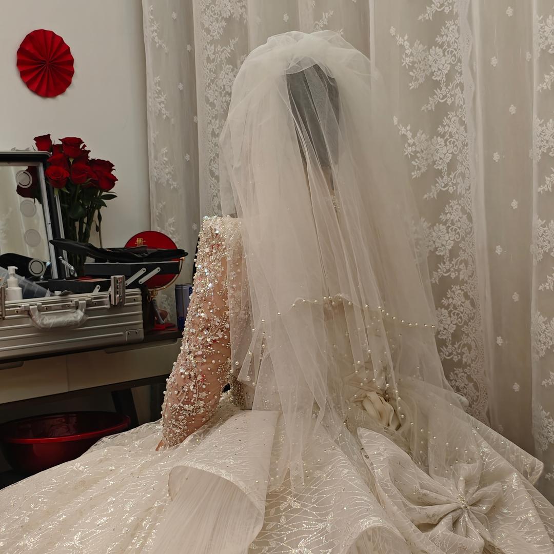 给你一巴张女士