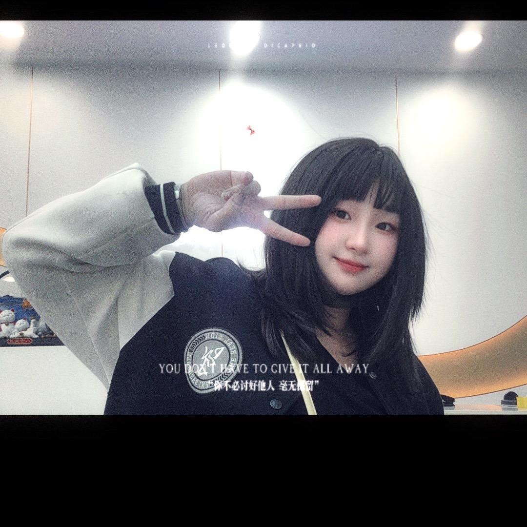 月亮上的垂耳兔