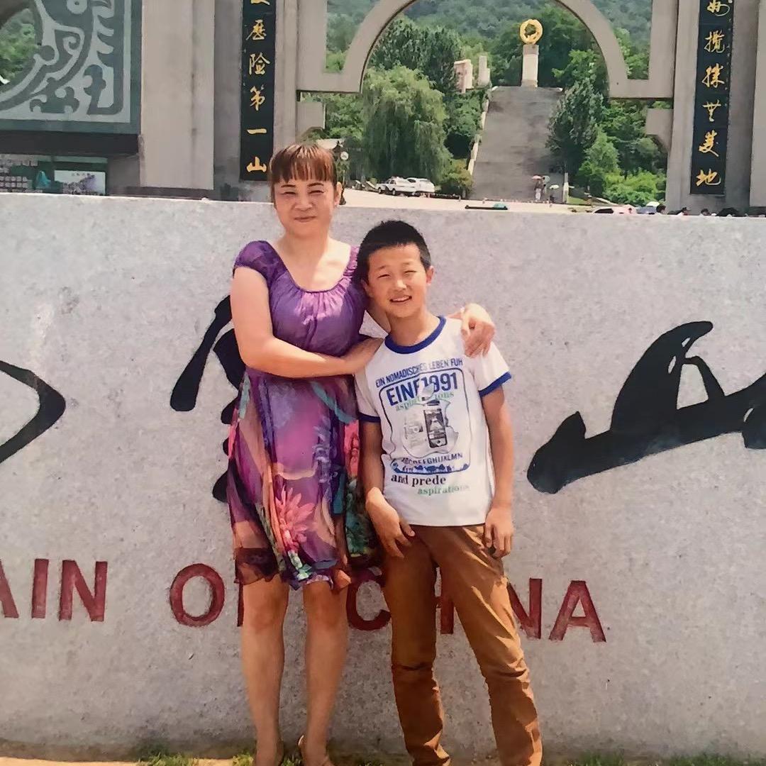 小巴母子爱唱歌