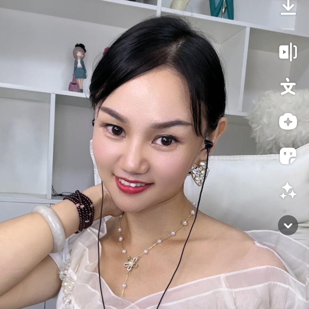 小酒窝💃