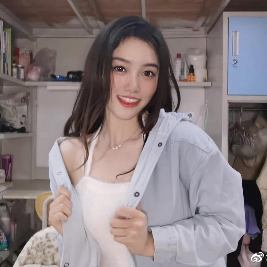 Luver潇潇