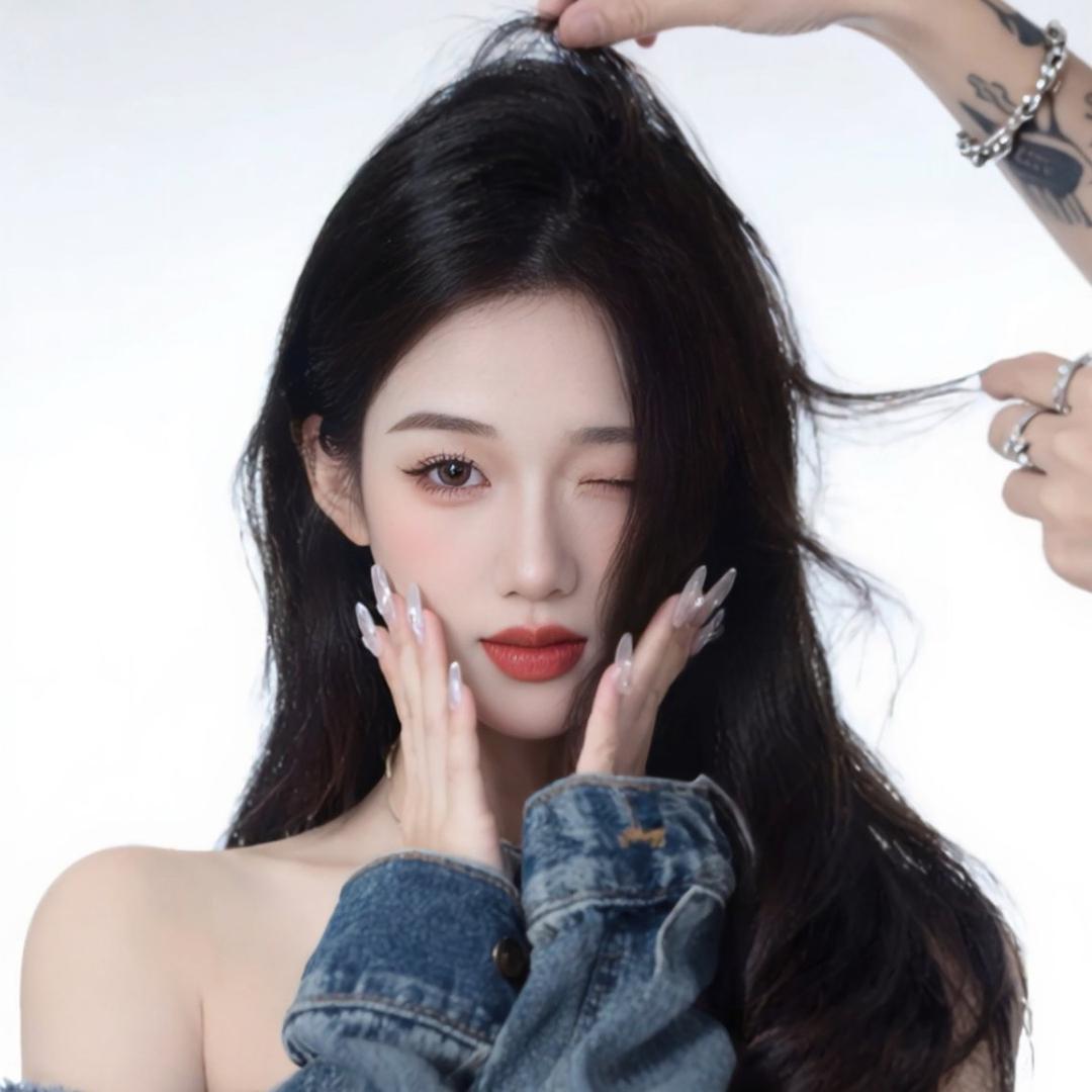 腼腆小美