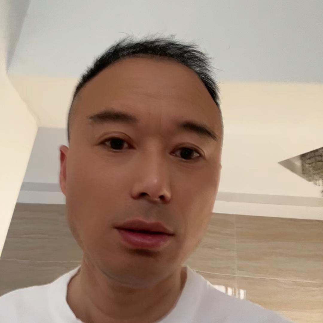 洪泽收头发朝海