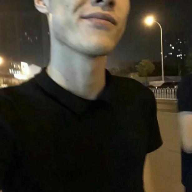 偶尔脸有点红