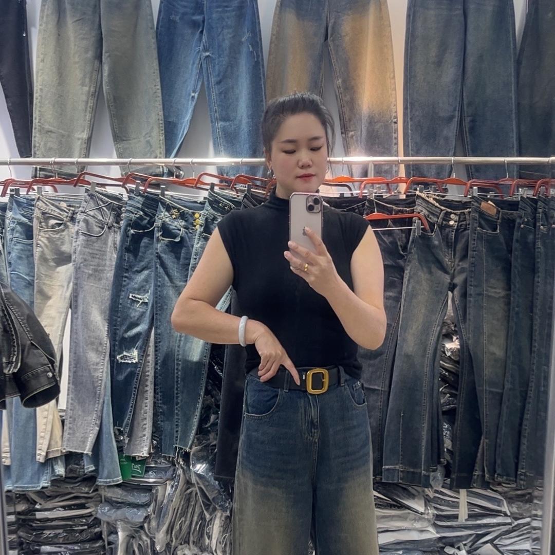 昆明丽团牛仔裤批发店