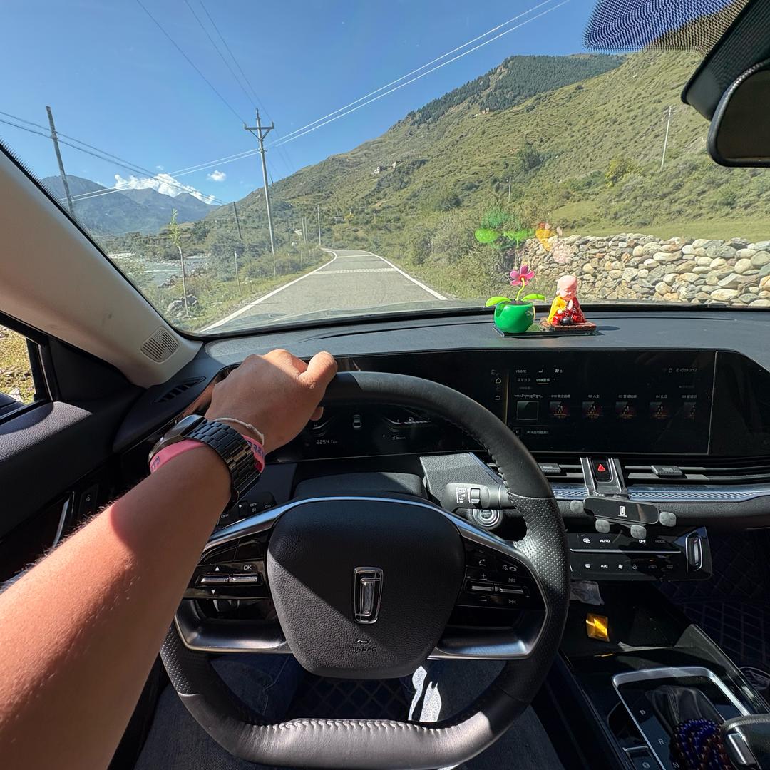 ༄་རྡོ་࿂吉 哥