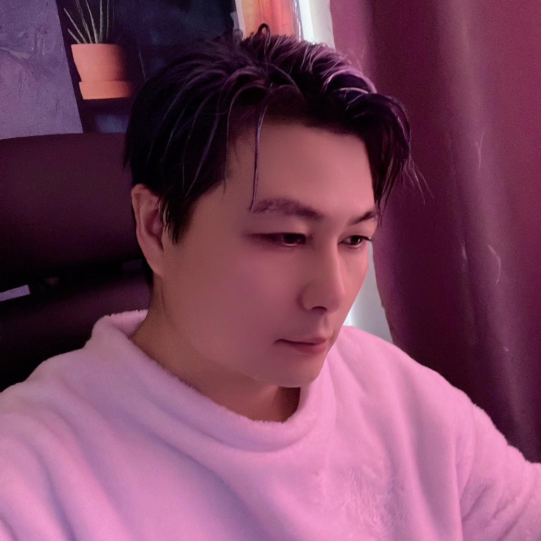 叶不凡🌹【手机不在手边留意会看稍等】