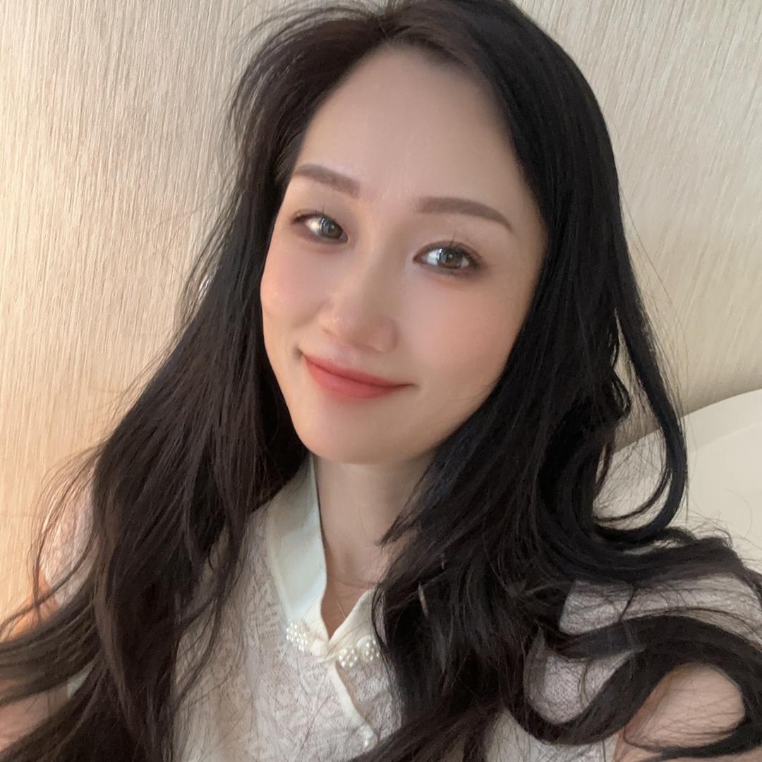 妍妍穿搭