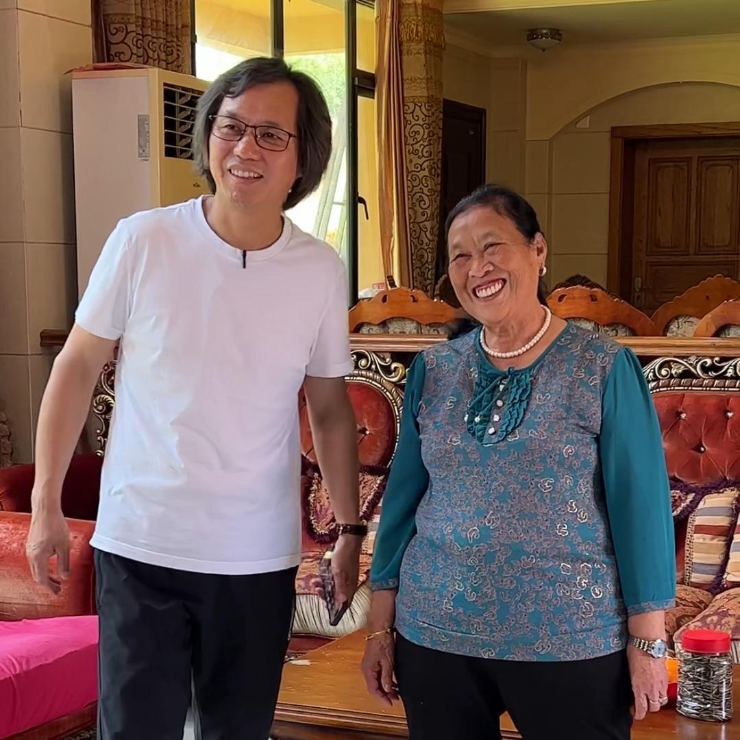 老黄家的小跟班