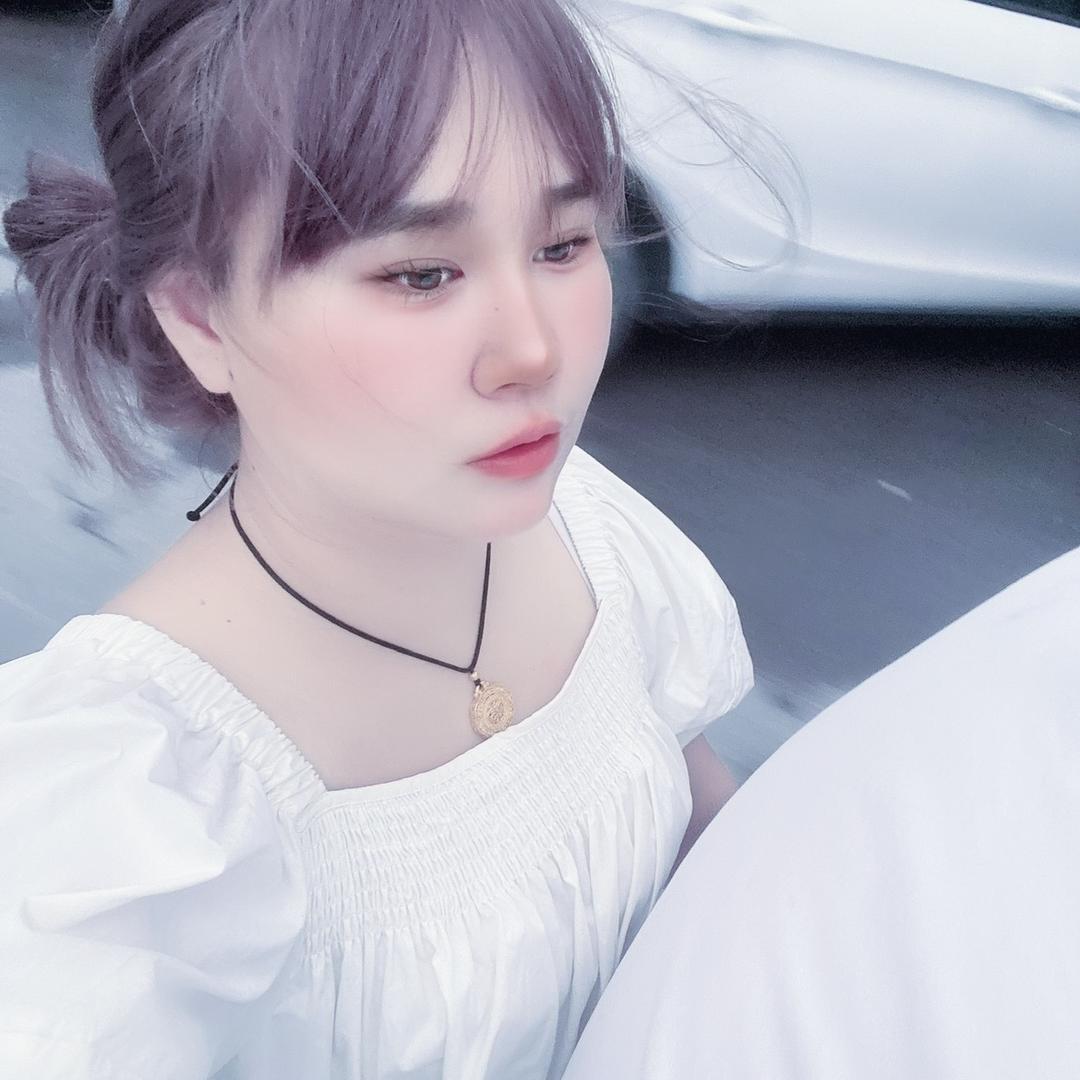 依旧.