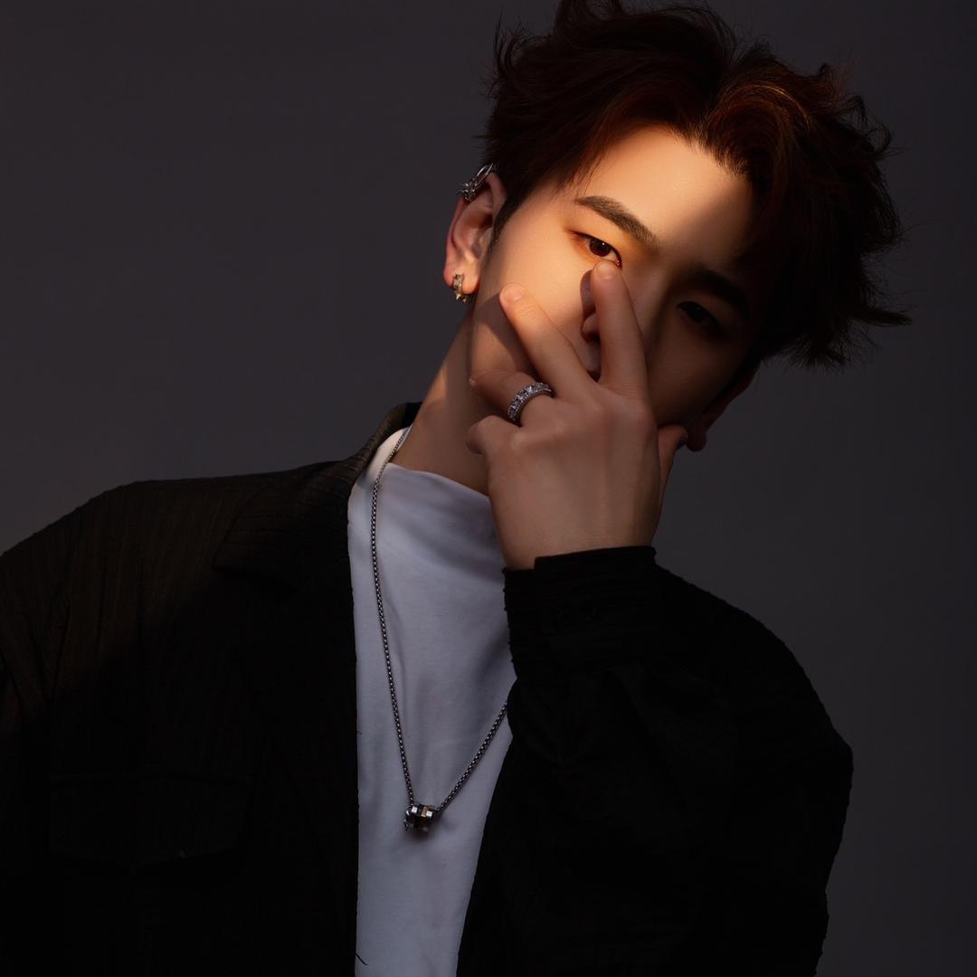 专注女士发型设计明杰