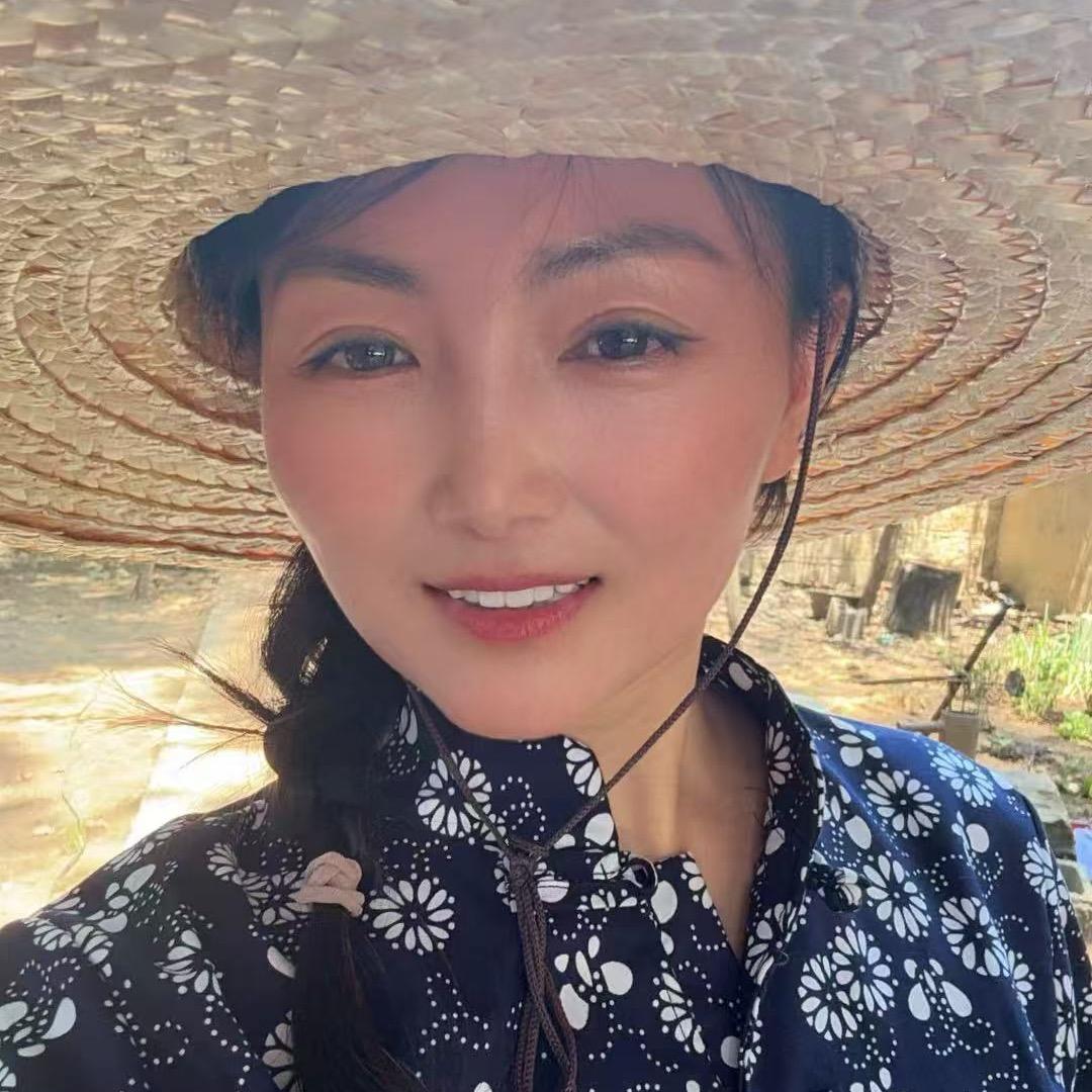 乡村小娜爱唱歌