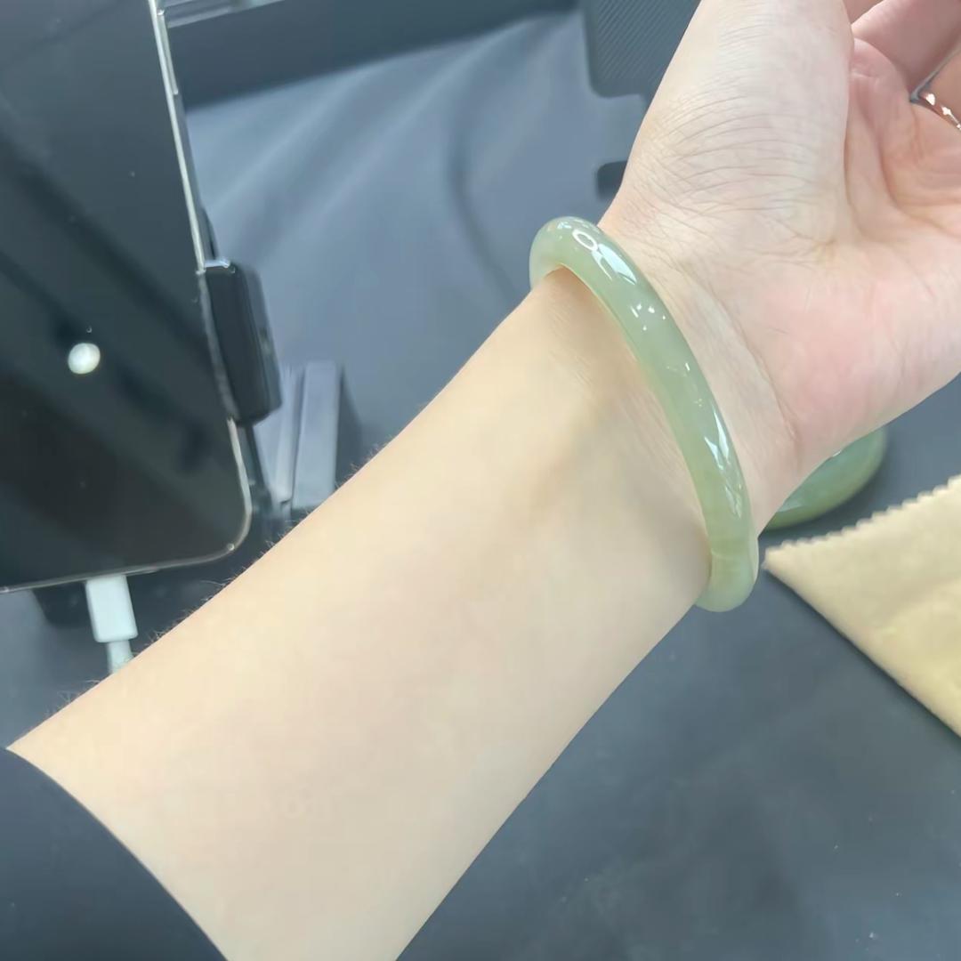 玉在东方直播间