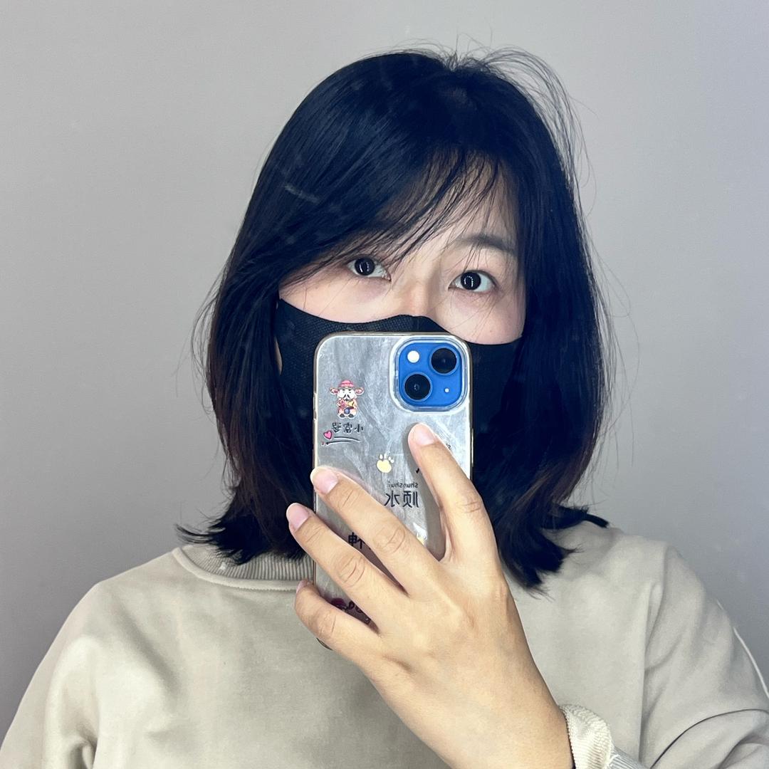 喜初婚纱联合创始人
