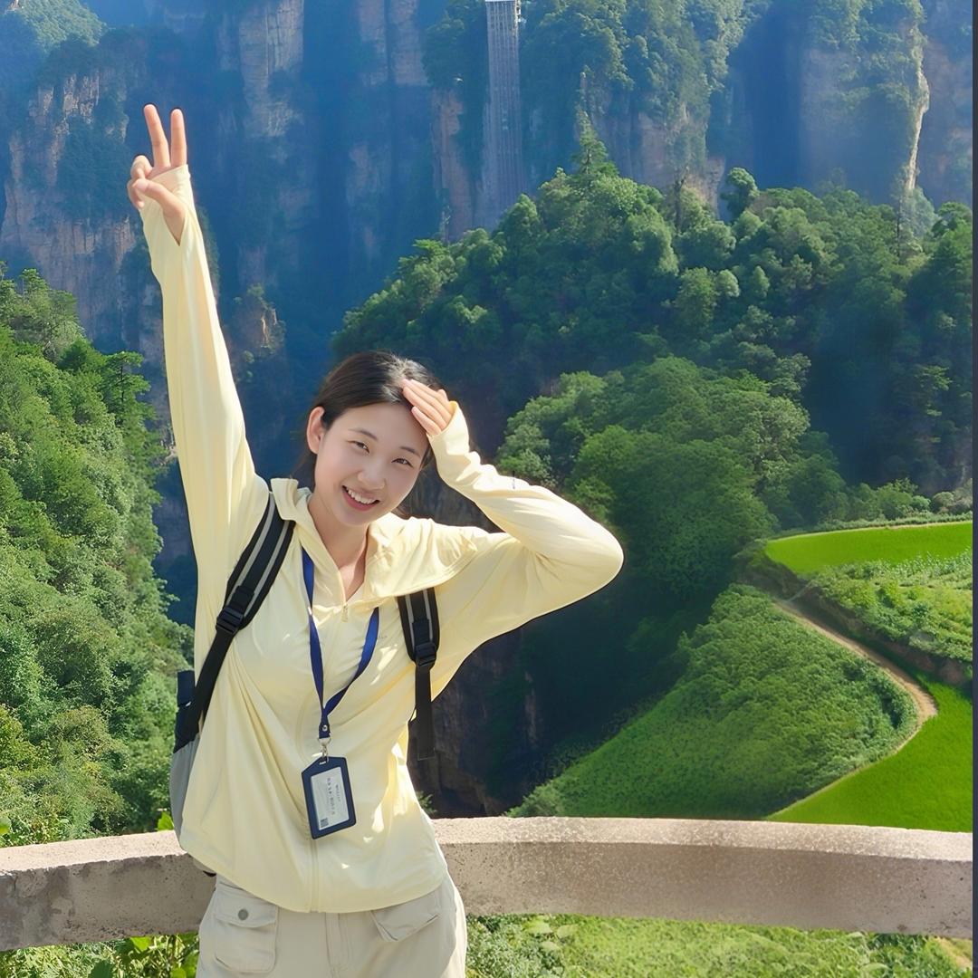 张家界导游唐果