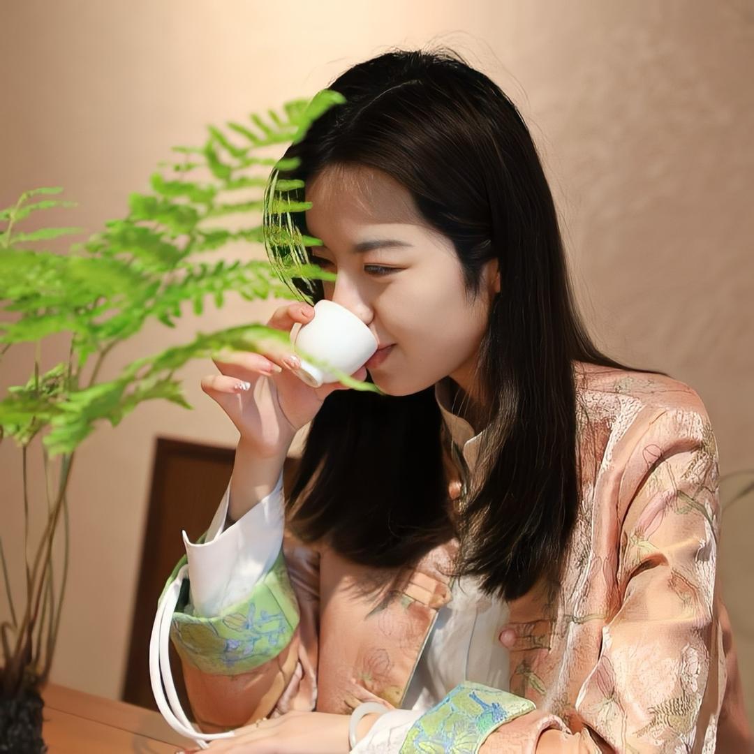 洁洁不戒酒