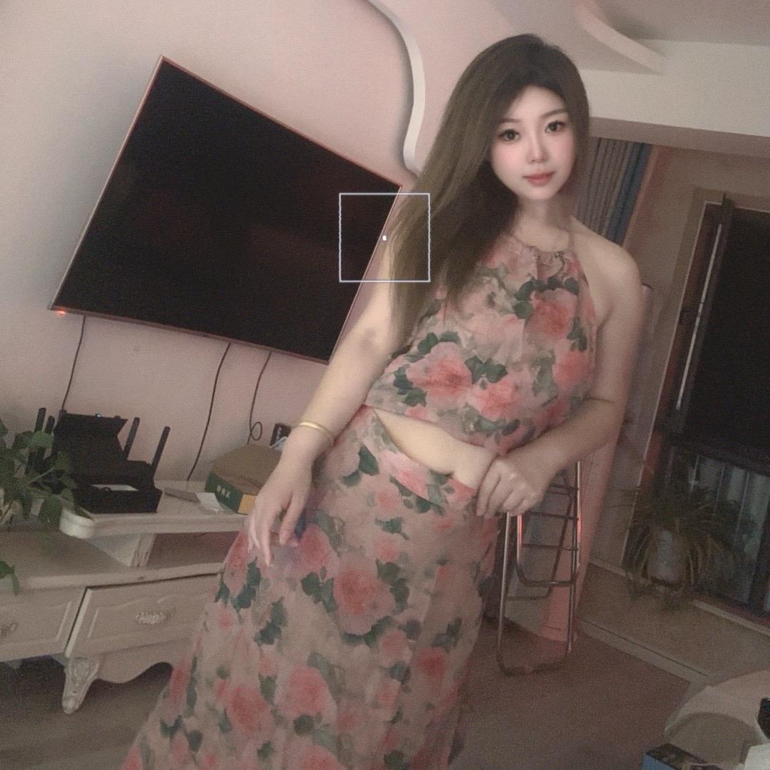 姗姗吃不饱。🍰