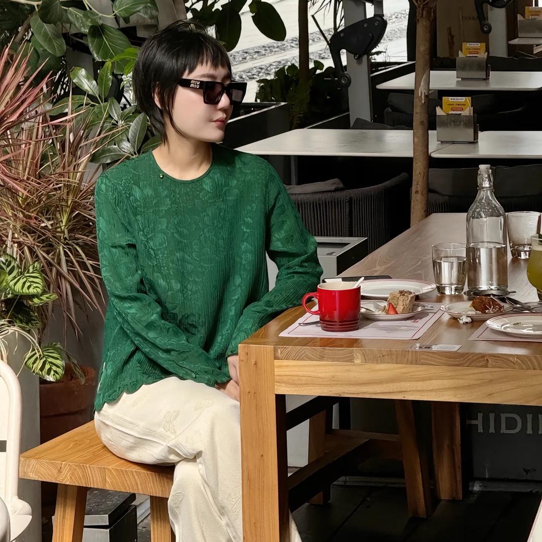 深圳虹辰高端女装