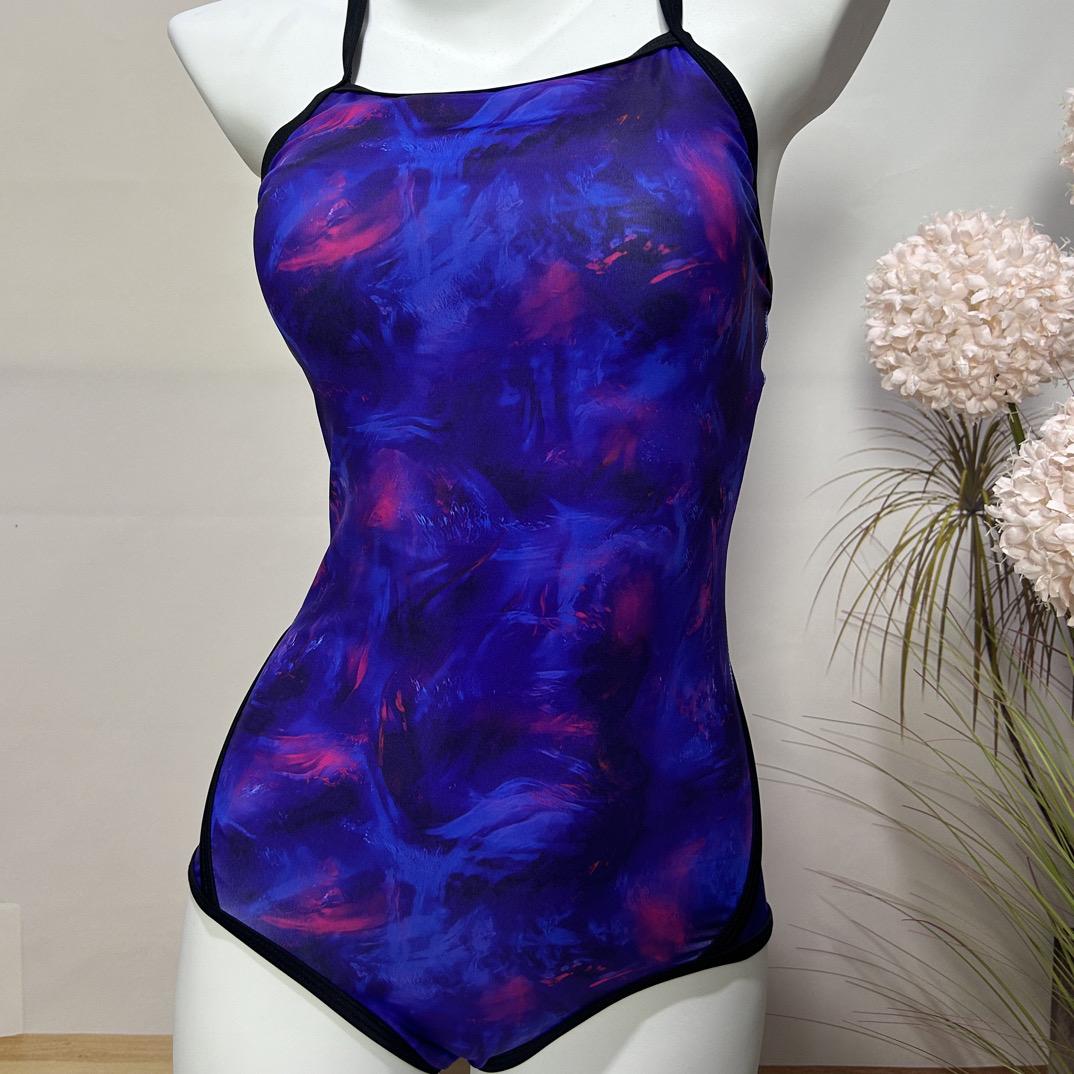 水漾年华体育服饰甄选铺